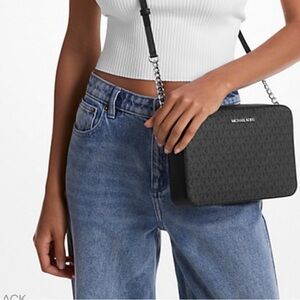 Michael Michael Kors Jet Set crossbody